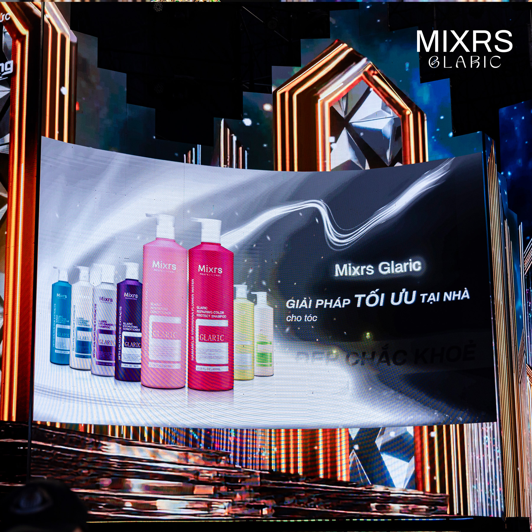 Mixrs Glaric trên màn ảnh lớn của Miss Grand